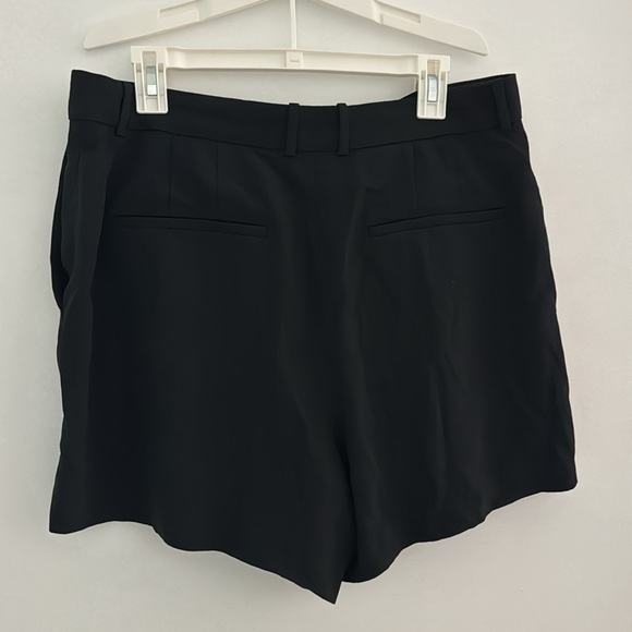 Aritzia Babaton Dress Shorts - Picture 4 of 4